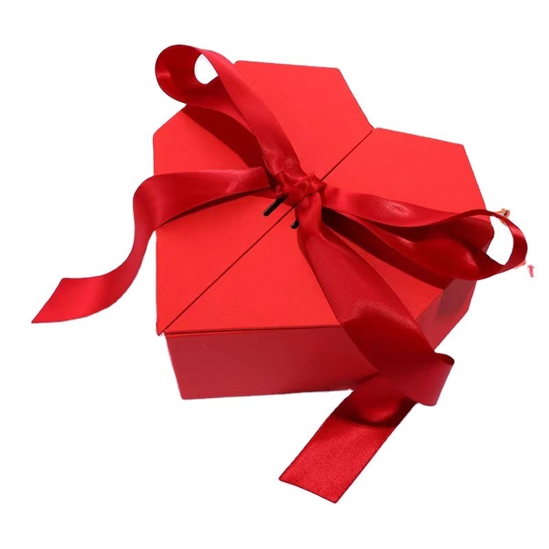 14x15.5x6cm Cosmetic Box Packaging Red Heart Shaped Boxes With Satin Silk